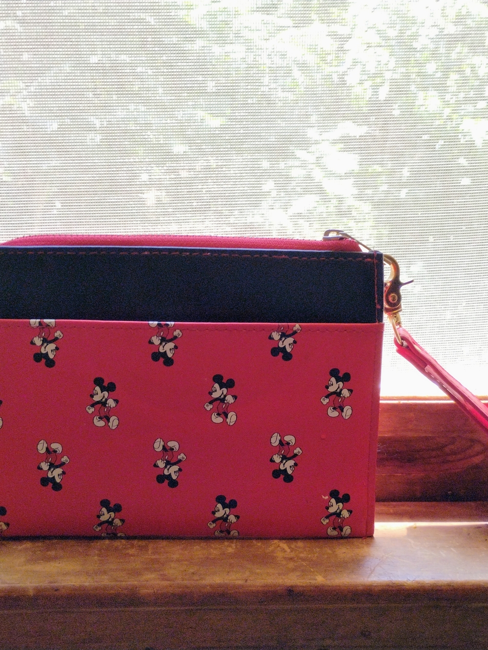 Mickey Mouse Wristlet Wallet New Price!!! - Picture 3 of 5